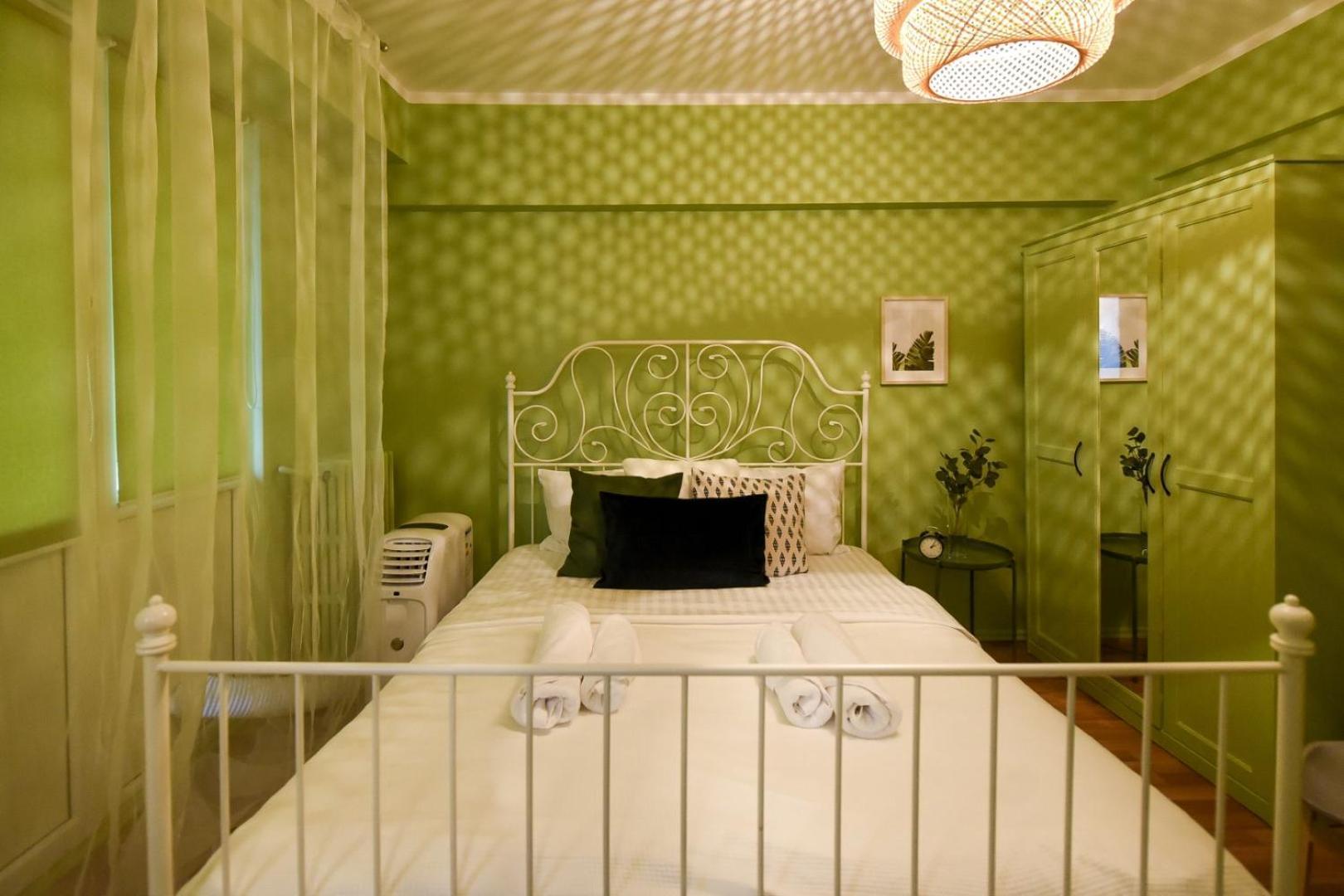 Chic Accommodation With Breathtaking Views Over Calea Victoriei - Your Central Heaven ブカレスト 部屋 写真