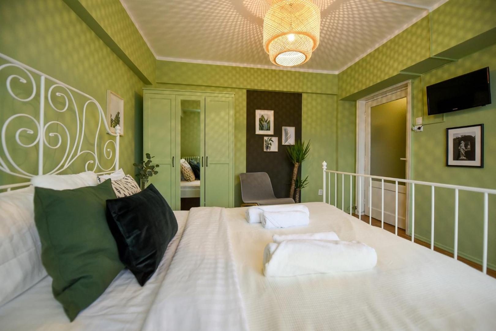 Chic Accommodation With Breathtaking Views Over Calea Victoriei - Your Central Heaven ブカレスト 部屋 写真