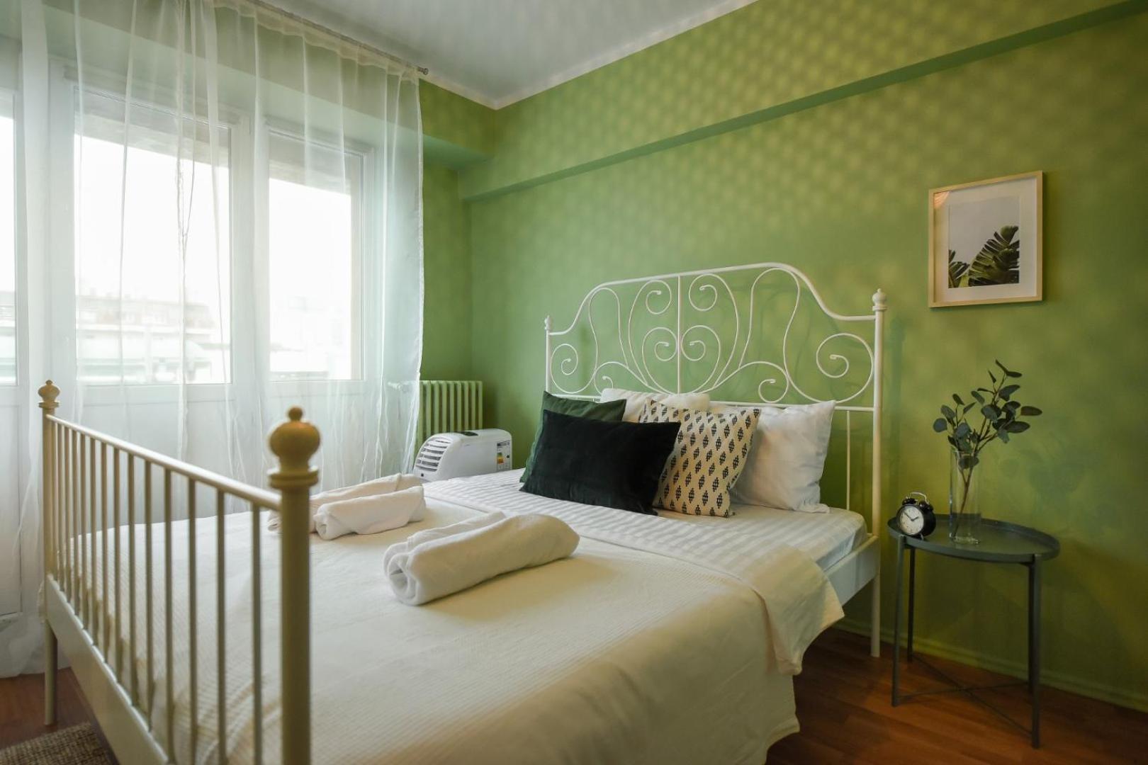 Chic Accommodation With Breathtaking Views Over Calea Victoriei - Your Central Heaven ブカレスト 部屋 写真
